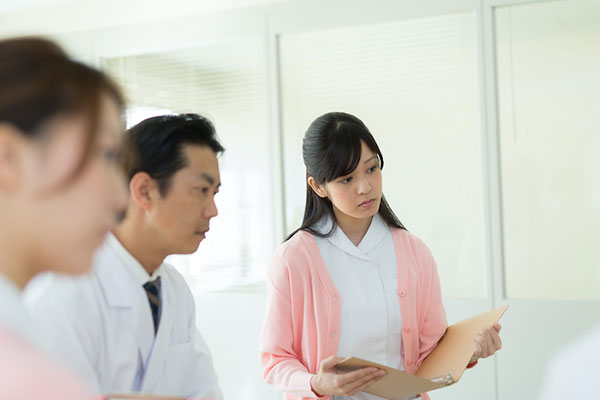 訪問介護記録の効率的な書き方を解説!他業種と連携できるデジタルツールも