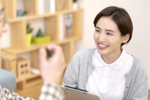 【課題点は？】ケアプランが有料化へ？ケアマネへの影響は？賛否分かれるケアプラン有料化問題を詳しく解説！