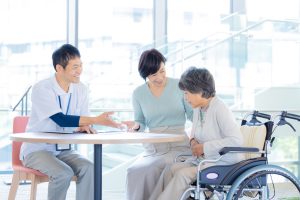 【わかりやすい】福祉におけるアセスメントとは？その目的やよくある課題、記入時のポイントなどを解説！