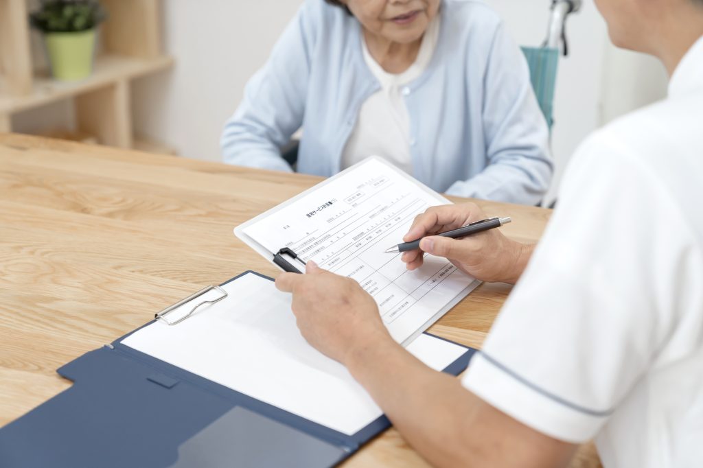 【参考になる！】ケアプランの文例5選を紹介！さらにAIを活用した作成方法も詳しく紹介